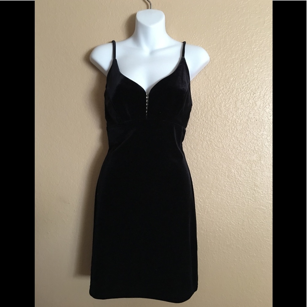 Tower USA Sleeveless black dress